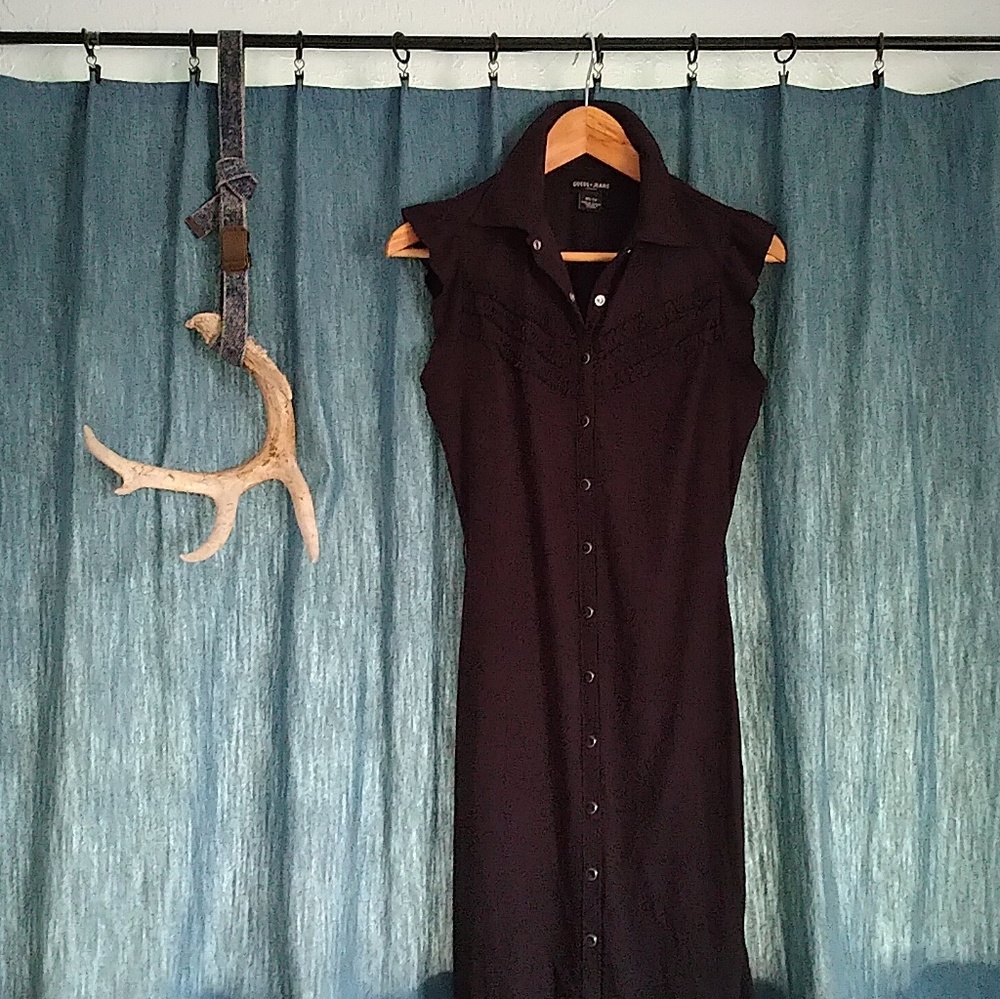 🖤 Soft Black Snap-Button Dress